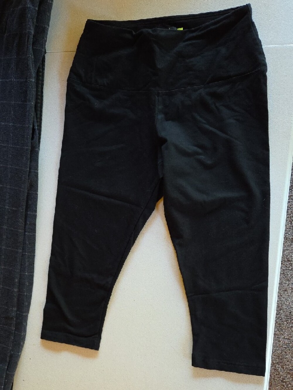Lysse 3 Pack Black & Charcoal Plaid Leggings - Picture 7 of 8